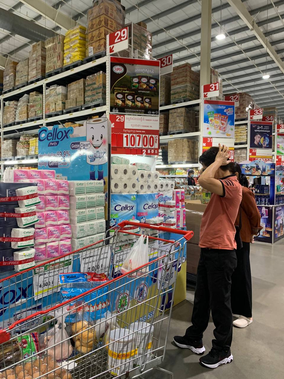 Modern Trade Distribution of Cellox and Hygienist Products by BJC at Makro Cambodia - Image 18